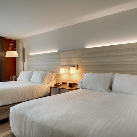 Holiday Inn Express & Suites Galesburg By Ihg Buitenkant foto