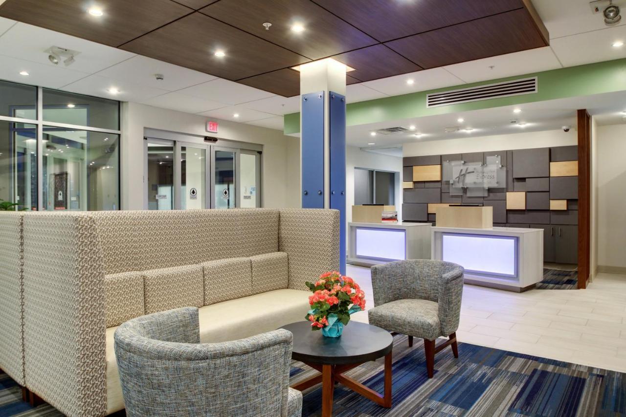 Holiday Inn Express & Suites Galesburg By Ihg Buitenkant foto