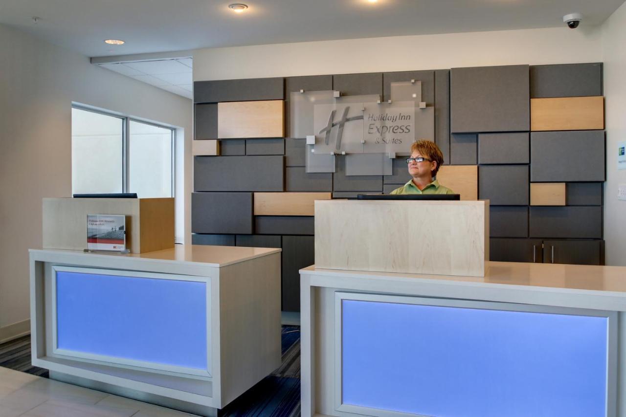 Holiday Inn Express & Suites Galesburg By Ihg Buitenkant foto