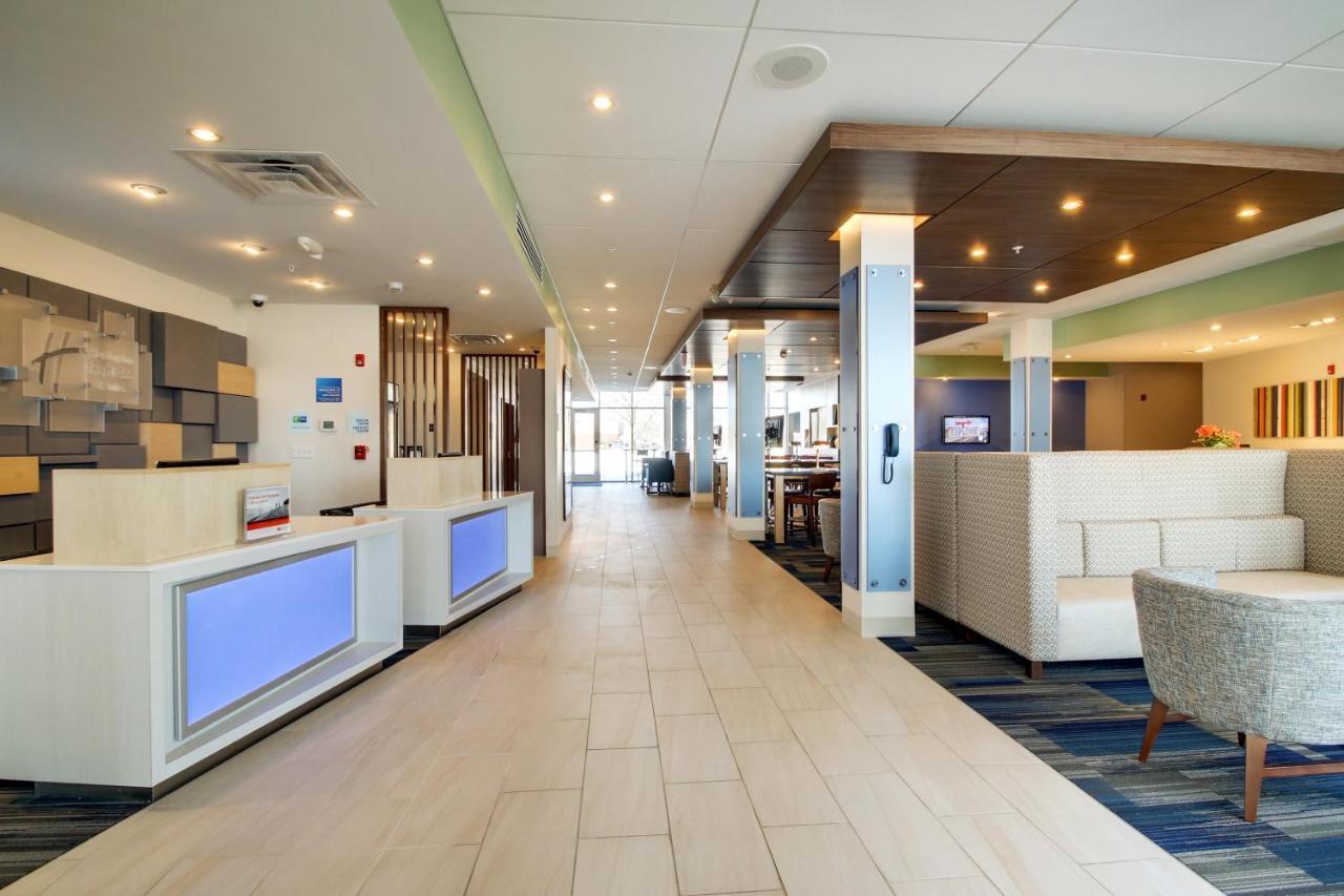 Holiday Inn Express & Suites Galesburg By Ihg Buitenkant foto