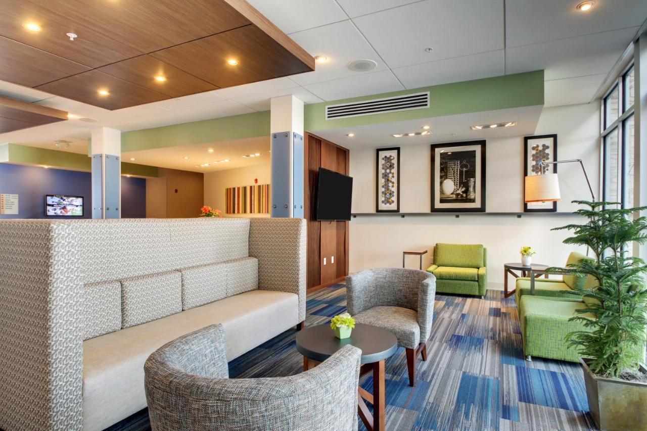 Holiday Inn Express & Suites Galesburg By Ihg Buitenkant foto