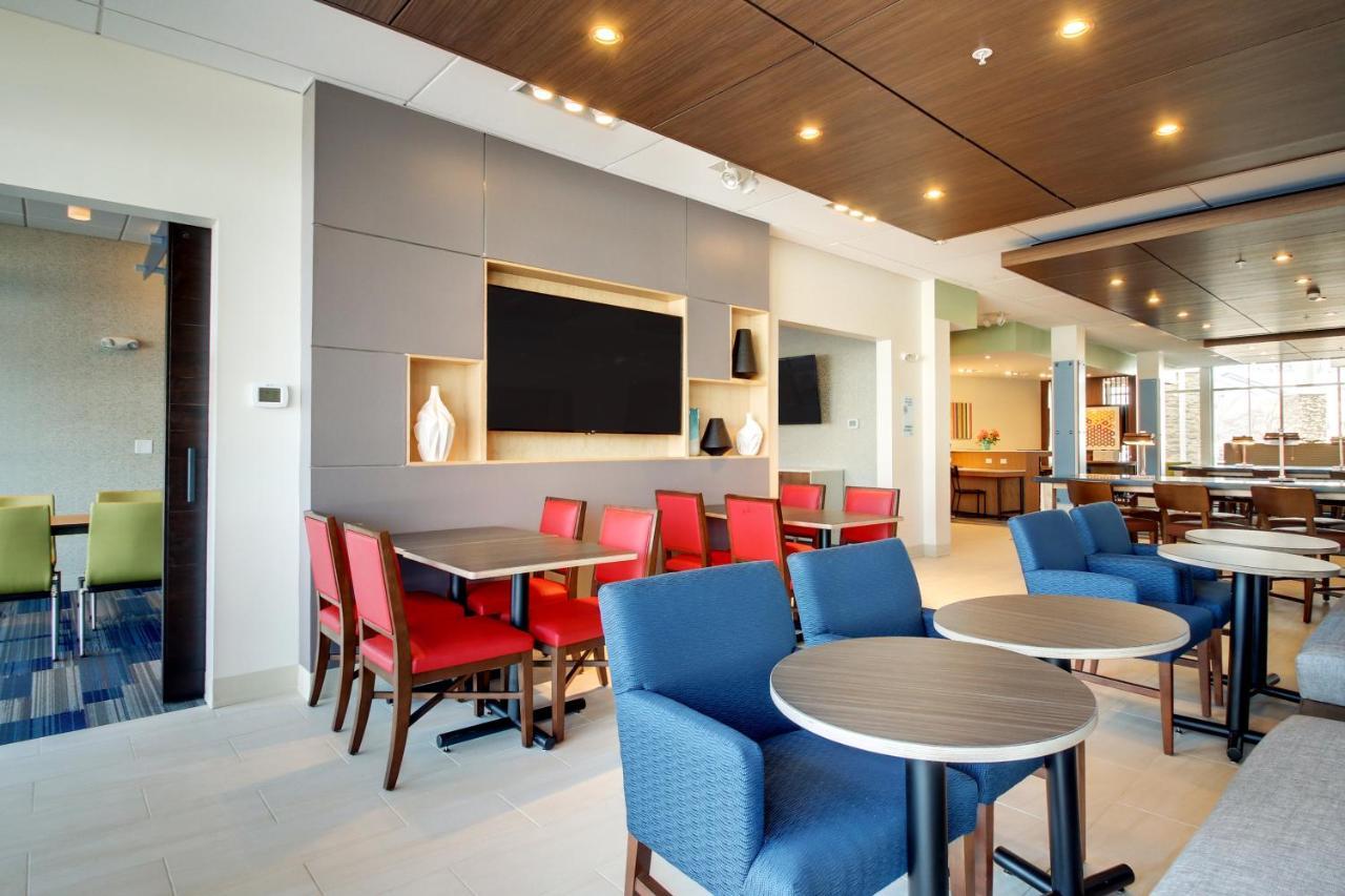 Holiday Inn Express & Suites Galesburg By Ihg Buitenkant foto