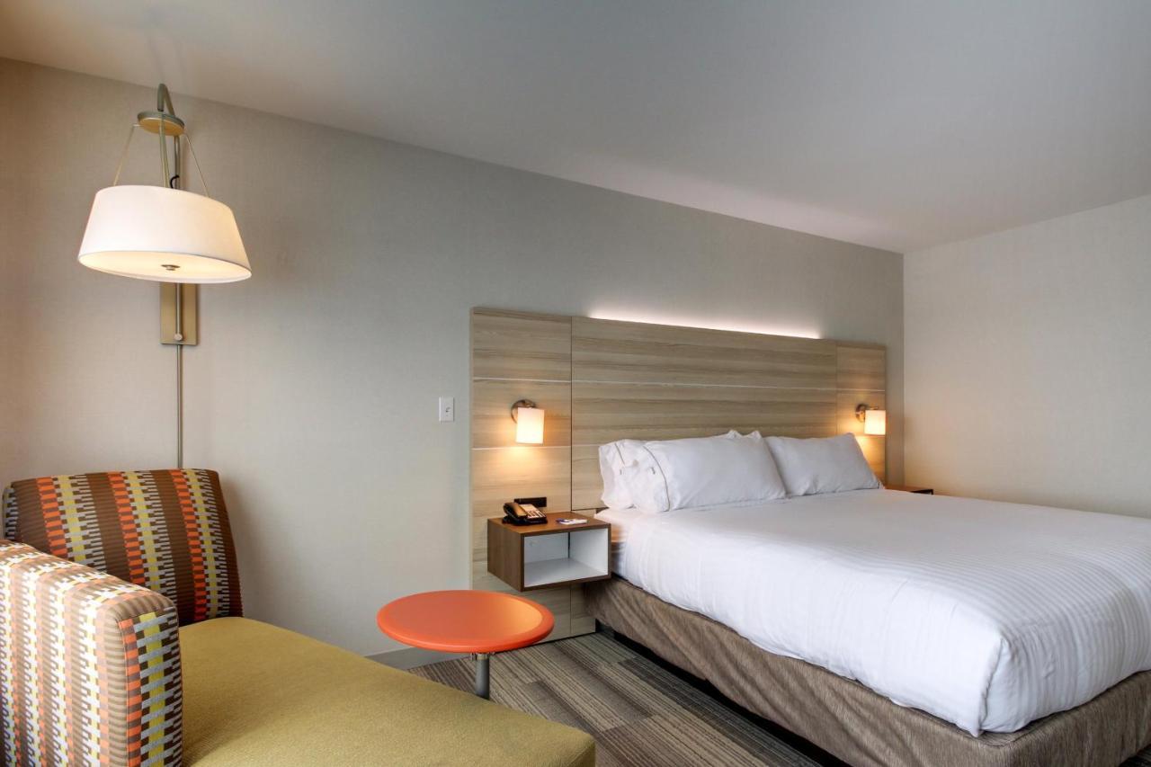 Holiday Inn Express & Suites Galesburg By Ihg Buitenkant foto