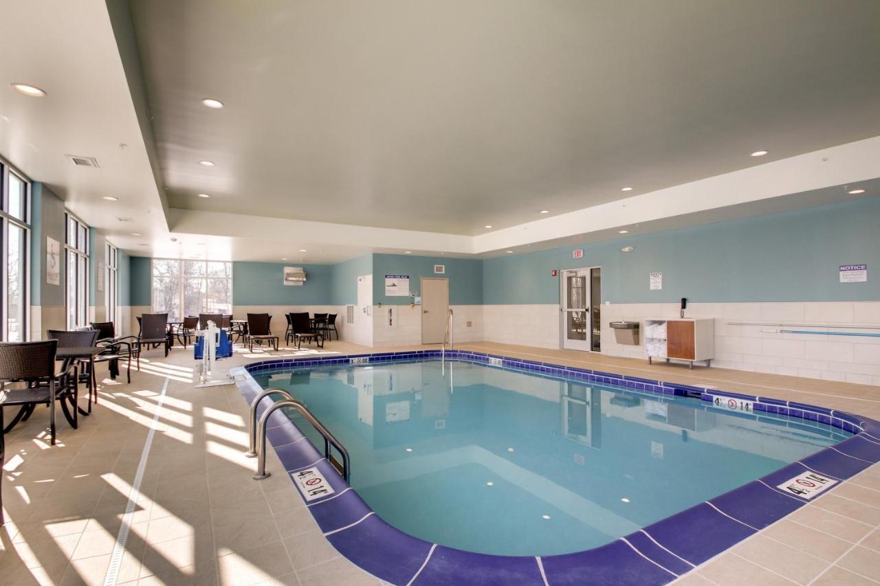Holiday Inn Express & Suites Galesburg By Ihg Buitenkant foto