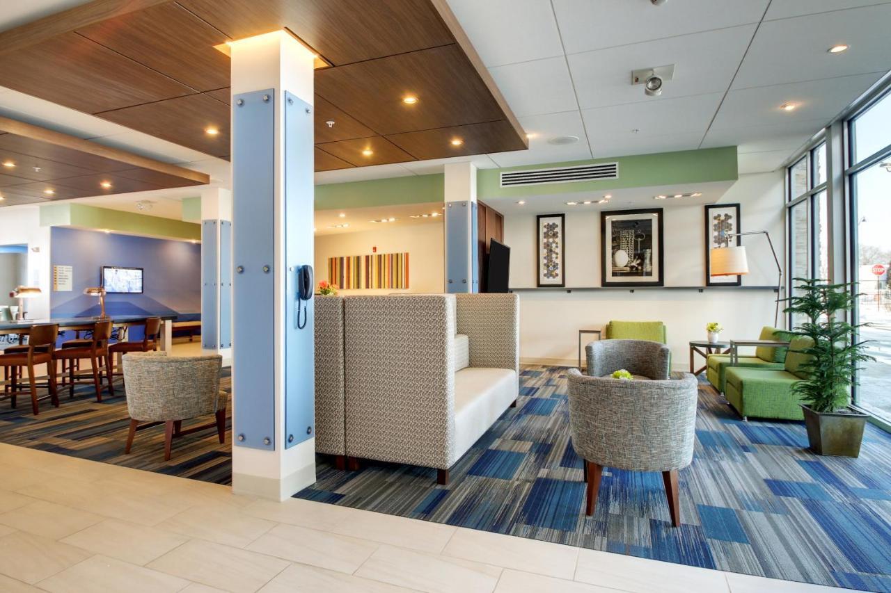 Holiday Inn Express & Suites Galesburg By Ihg Buitenkant foto